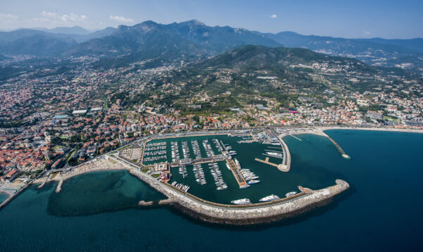 Marina di Loano si rinnova: nuove idee e nuovo logo per un’immagine sempre più internazionale