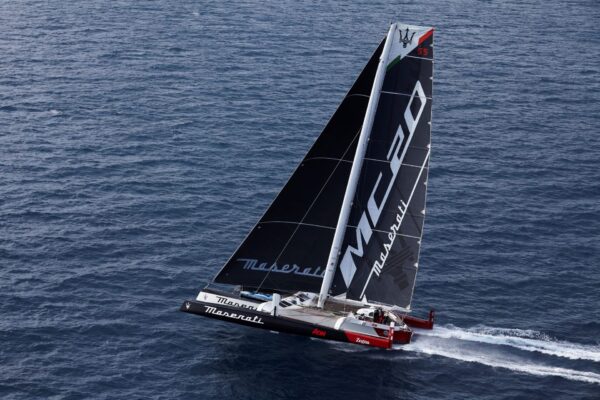 Maserati Multi 70 breaks Plymouth to La Rochelle record (2)