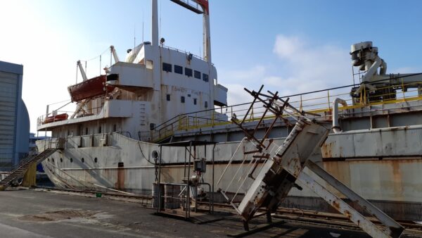 La nave Mar Grande sarà demolita a Genova con il primo piano in Italia di Ship recycling