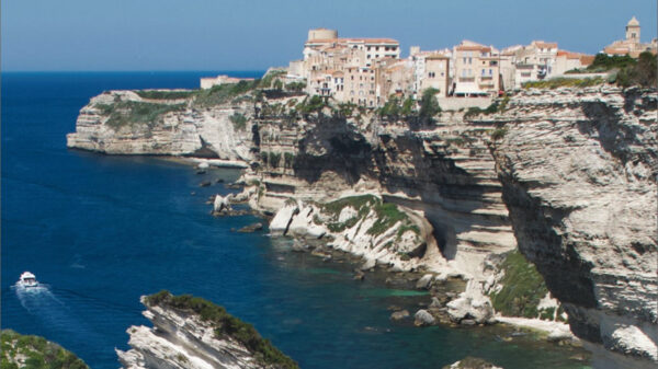 Portolano Imray Corsica e Nord Sardegna: Il Frangente pubblica la quinta edizione