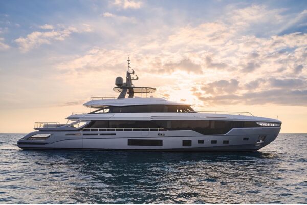 Azimut Grande Trideck vince gli Innovation Awards 2022