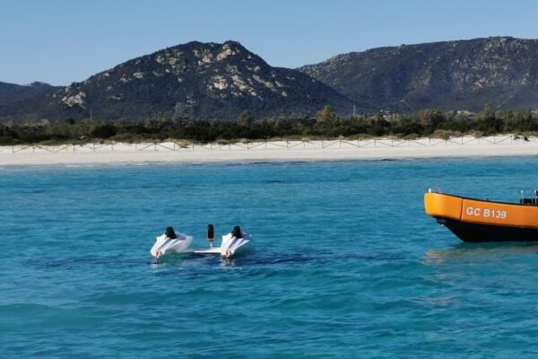 Idrovolante si ribalta in mare davanti alla celebre spiaggia della Cinta in Sardegna