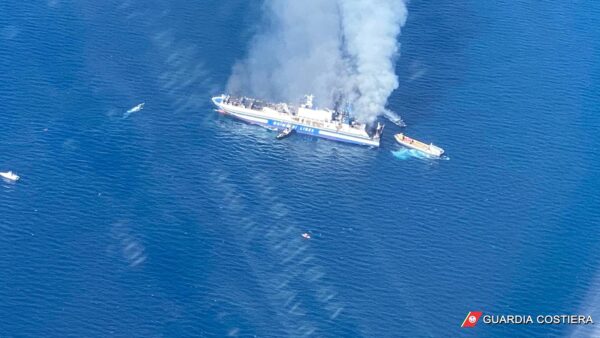 Incendio sul traghetto per Brindisi di Grimaldi Lines: il video dei soccorsi