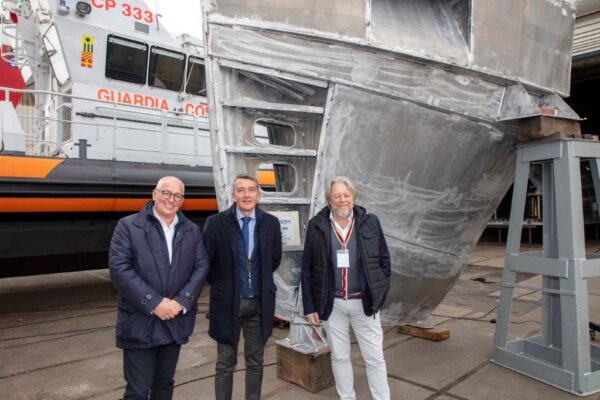 Vittoria Yachts inizia la costruzione di Veloce 32 RPH: il video