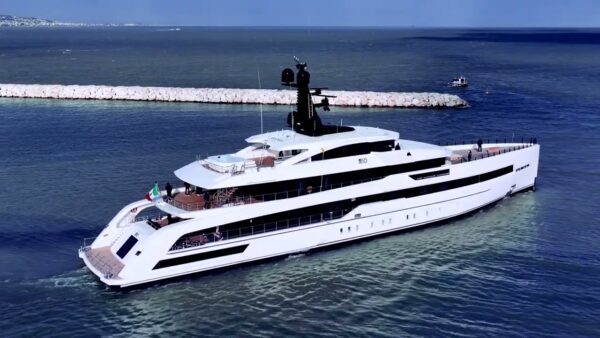 CRN consegna il superyacht “Rio” di 62 metri