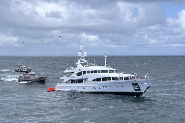 Il megayacht “Domani” di Benetti in avaria: il soccorso dalla Guardia costiera americana