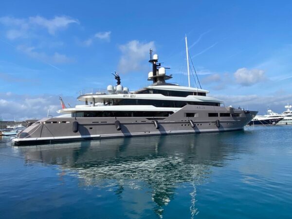 In vendita il superyacht Solo di Tankoa Yachts: ecco le foto di Daily Nautica