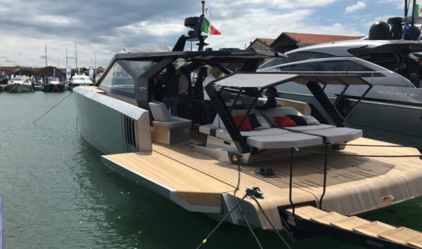 Wallypower 58 debutta al Salone di Venezia: la nostra visita a bordo