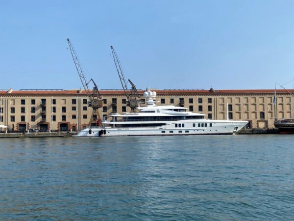 The Sixth Sense docked in Genoa: it belongs to the cruise king, Micky Arison