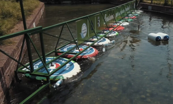 River Cleaning: le “boe” rotanti che salvano i fiumi dalla plastica