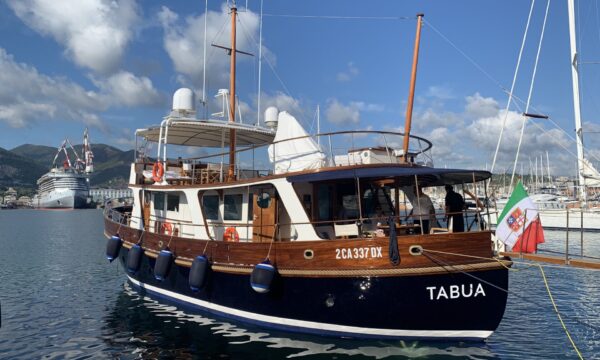 Il refit del m/y Tabua ai Cantieri Navali di Sestri: da peschereccio atlantico a yacht di lusso