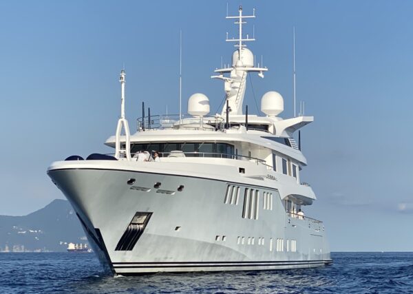 Il megayacht Odessa II avvistato a Genova: 73 metri di eleganza per una crociera di lusso