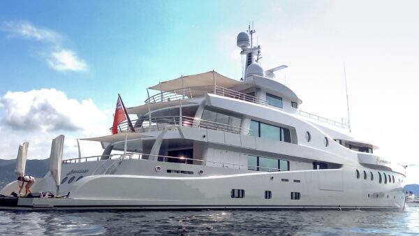 Il megayacht Stardust avvistato a Portofino: le foto di Daily Nautica