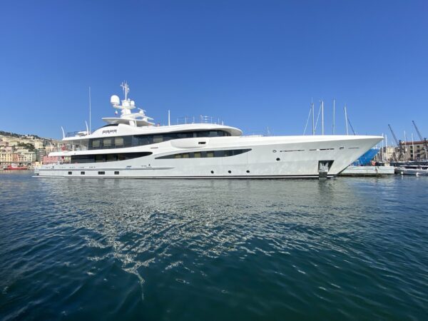 Il superyacht di 55 metri “Papa” al Marina Porto Antico di Genova: le foto di Daily Nautica