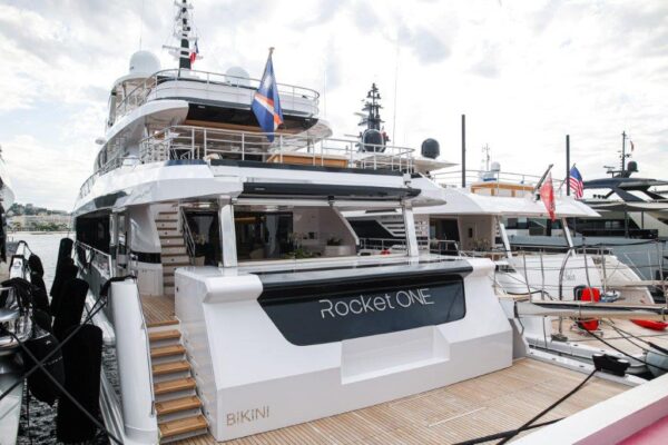 Gulf Craft svela in anteprima europea il Majesty 120: la visita a bordo