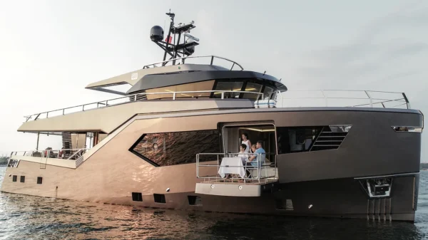 Tour tra il lusso e il design del megayacht Rock III del cantiere Evadne Yachts