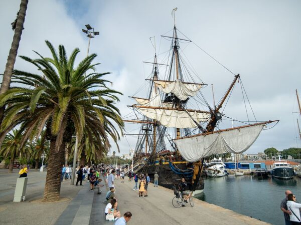 “Gotheborg”, il veliero in legno più grande del mondo fa tappa nel porto di Barcellona