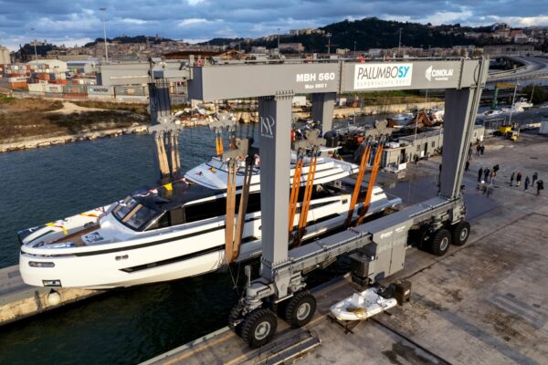 Varata la seconda unità dell’X99 Fast di Extra Yachts