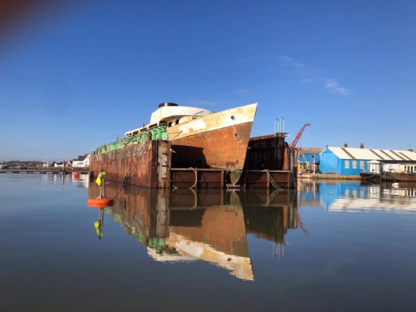 “Llys Helig”, una nave semi affondata di 100 anni riprende vita in Inghilterra