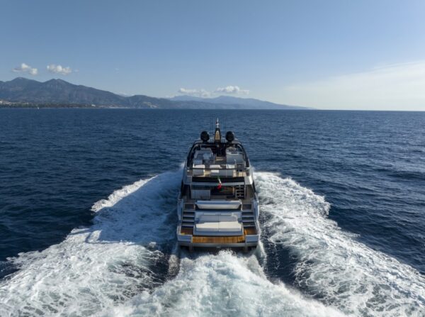 Riva 102’ Corsaro Super segna la nuova era dei flybridge: le foto