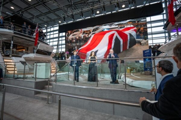 Anteprima mondiale del Superhawk 55 di Sunseeker al Boot di Düsseldorf