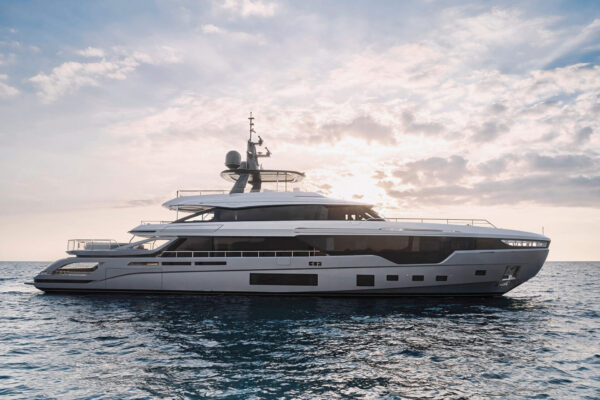 Azimut al Discover Boating Miami International Boat Show 2023 con 16 yacht in esposizione