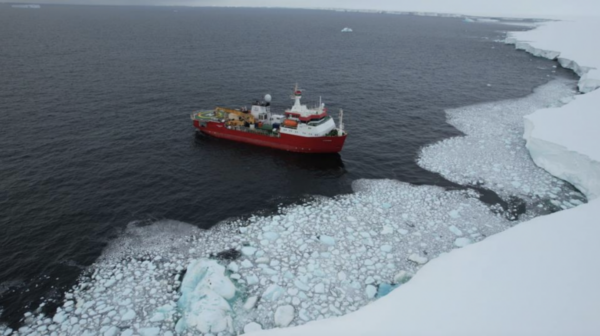 La rompighiaccio “Laura Bassi” nel punto più a Sud mai raggiunto da una nave