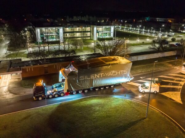 Silent Yachts vara il primo catamarano Silent 60 nel proprio cantiere italiano