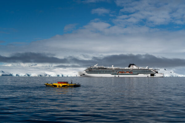 Over a thousand dives in the Antarctic for the  Cruise Sub 7 submarines by U-Boat Worx