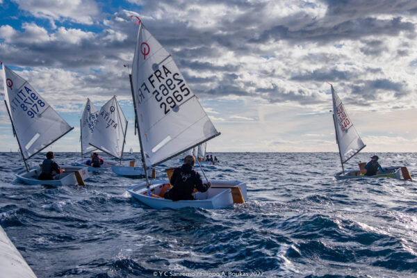 Trofeo Optimist Italia Kinder Joy of Moving: 358 giovani velisti si sfidano a Marina degli Aregai