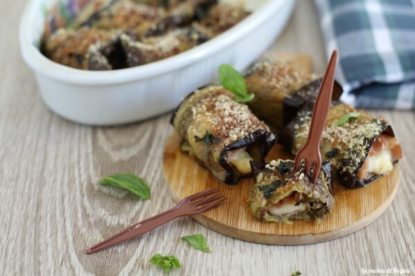 Involtini di melanzane al forno con crema di prezzemolo