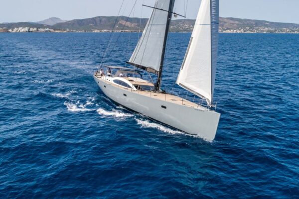 Il Vallicelli 80 “Nice” in vendita dopo un accurato refit