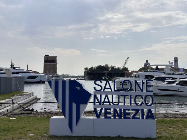 Il Salone nautico di Venezia apre le sue porte al pubblico: le foto di DN