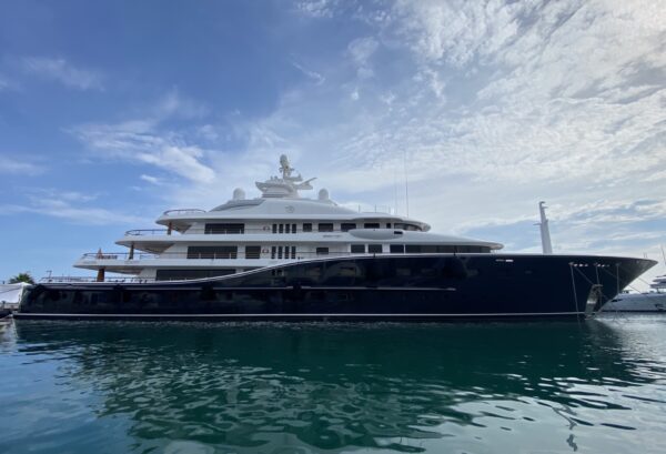 Il superyacht Aquila a Genova: le foto