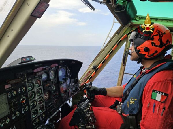 Imbarcazione in difficoltà a Santa Margherita: soccorsi dal cielo e dal mare. Il video