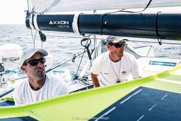 Alberto Bona sul Class 40 IBSA vince Les Sables-Horta-Les Sables