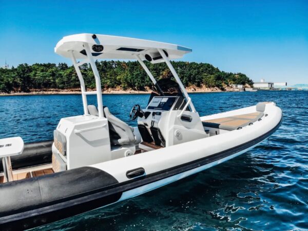 Highfield Boats sceglie Cala dei Sardi per lo shooting del nuovo gommone Sport 900