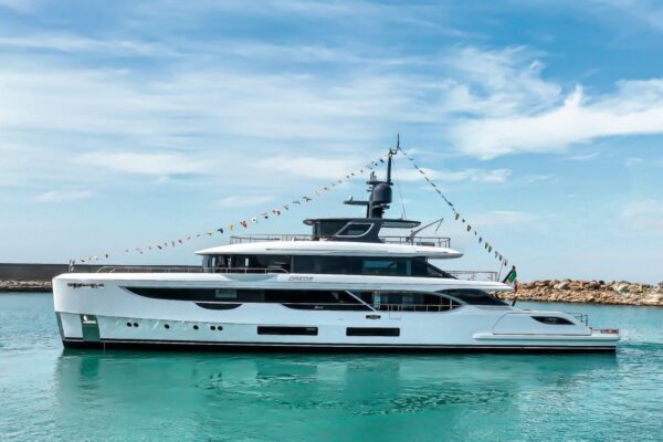 Benetti al Cannes Yachting Festival con il Motopanfilo 37M, l’Oasis 34M e l’Oasis 40M