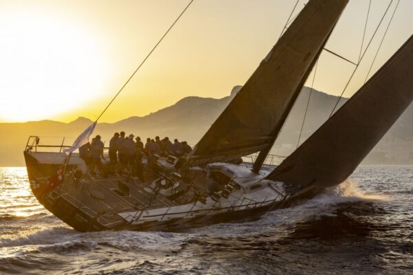 Il Maxi australiano “Black Jack” vince la regata Palermo-Montecarlo