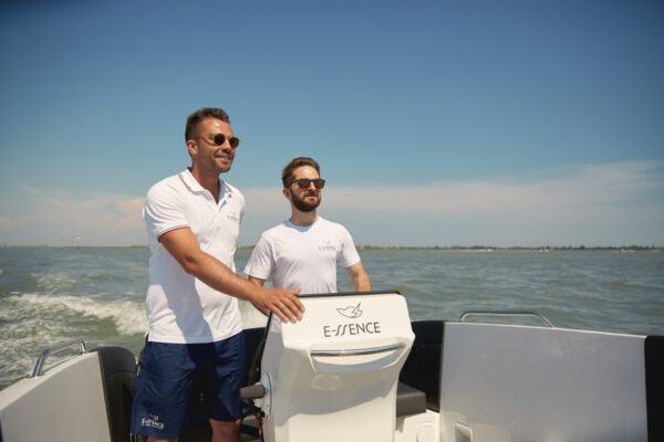 La startup italiana E-ssence presenta il primo boat sharing elettrico online