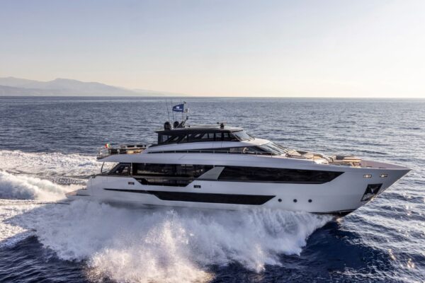 Ferretti Group al Cannes Yachting Festival con 5 anteprime mondiali