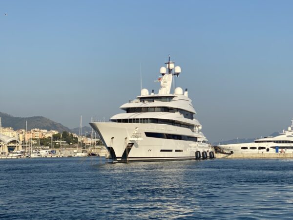 Il superyacht Avantage (87 metri) a Genova: il video e le foto di DN