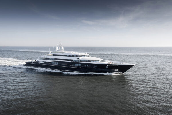 The “Carinthia VII” is reborn through Lürssen: 97 metres of elegance and style