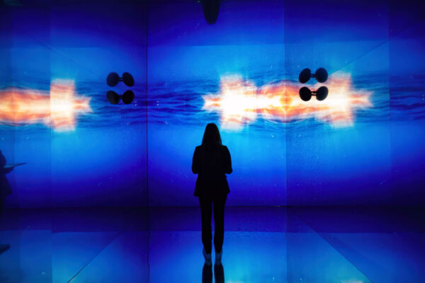 A full immersion multi-sensory room to share the “BluE” range by Rossinavi – Videos and photos