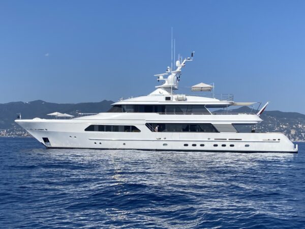 Il megayacht Lucky Us in rada a Portofino: foto e video di DN