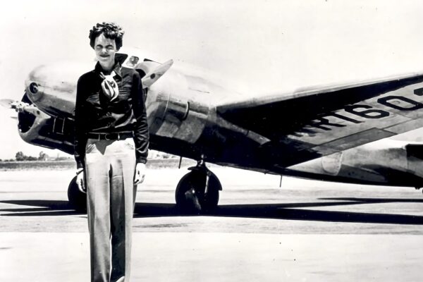 Dalle profondità del Pacifico riemergono i resti dell’aereo di Amelia Earhart