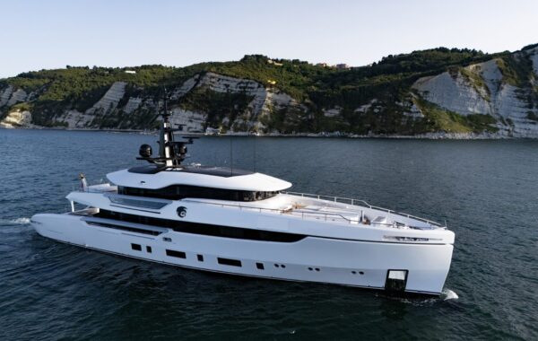 Consegnato il Columbus Atlantique 43 M/Y Night Fury II