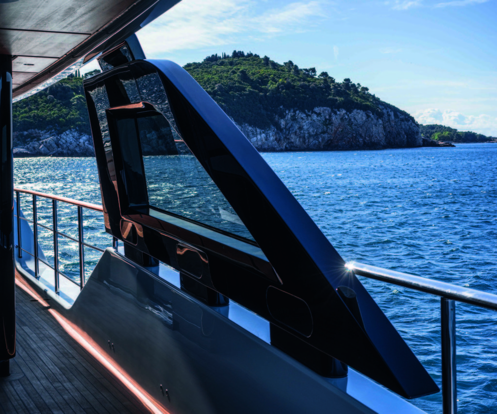 Custom Line Navetta 38 ACPV ARCHITECTS_maindeckdesigndetail