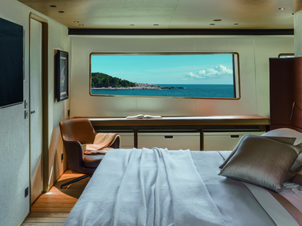 Custom Line Navetta 38 ACPV ARCHITECTS_owner cabin