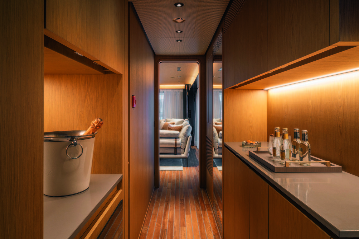 Custom Line Navetta 38 ACPV ARCHITECTS_pantry